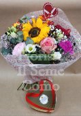 Mix of blooms Bouquet with Rocher chocolate candies